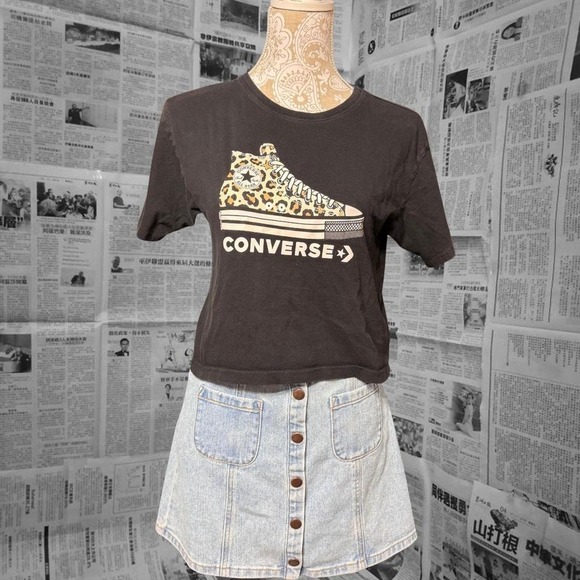 Converse Black Leopard Print High Top Graphic Tee Juniors Large Women's Medium - Picture 1 of 6